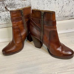 Frye Bootie in Caramel